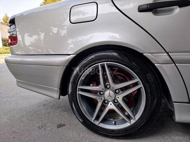 Mercedes C 200 1999, 439,032 km - 2.0 л - Balakən