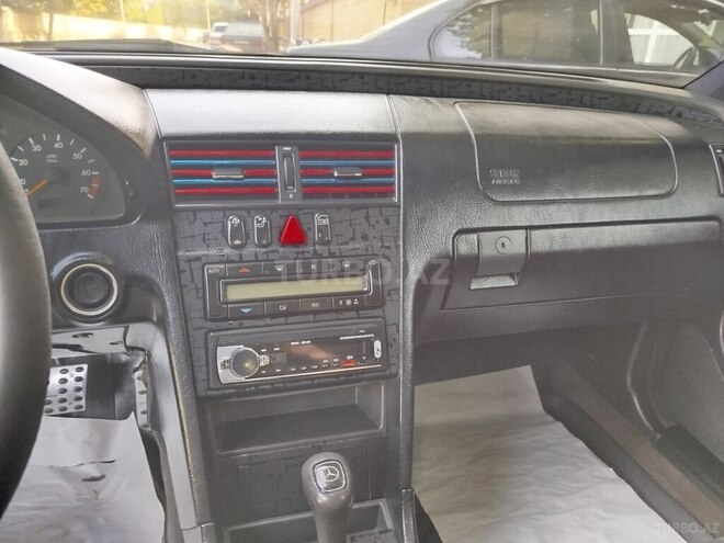 Mercedes C 200 1999, 439,032 km - 2.0 л - Balakən