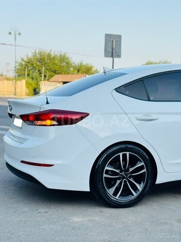 Hyundai Avante 2016, 215,044 km - 1.6 l - İmişli