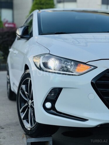 Hyundai Avante 2016, 215,044 km - 1.6 l - İmişli