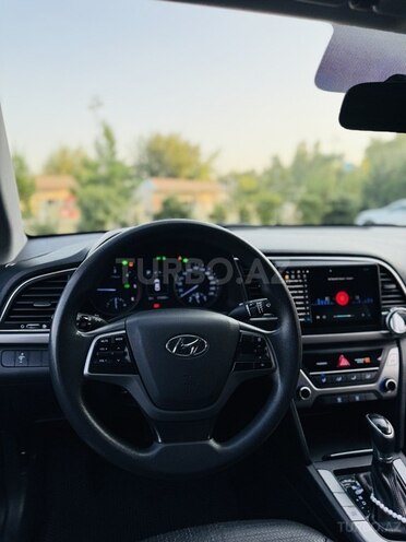 Hyundai Avante 2016, 215,044 km - 1.6 l - İmişli