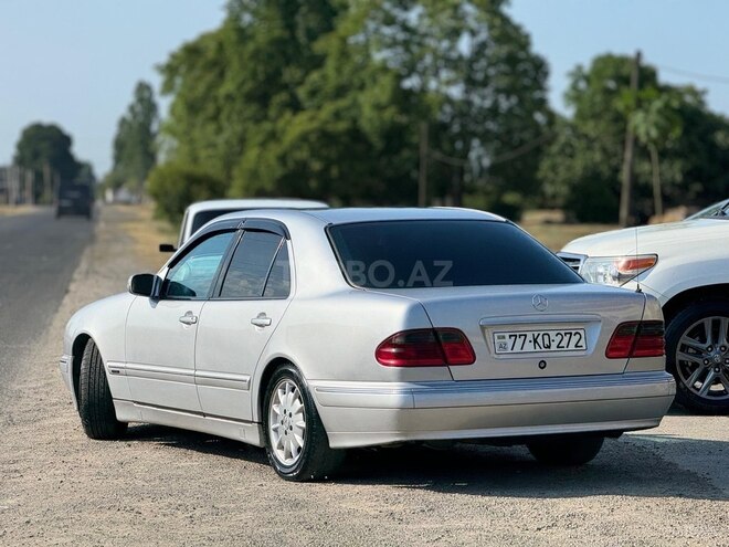 Mercedes E 220 2001, 527,000 km - 2.2 l - Astara