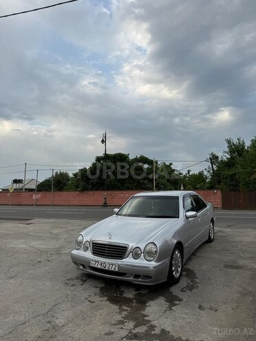 Mercedes E 220 2001, 527,000 km - 2.2 l - Astara