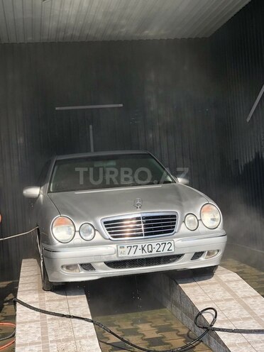 Mercedes E 220 2001, 527,000 km - 2.2 l - Astara