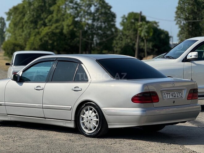 Mercedes E 220 2001, 527,000 km - 2.2 l - Astara