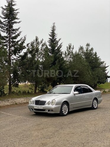 Mercedes E 220 2001, 527,000 km - 2.2 l - Astara