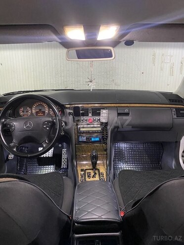 Mercedes E 220 2001, 527,000 km - 2.2 l - Astara