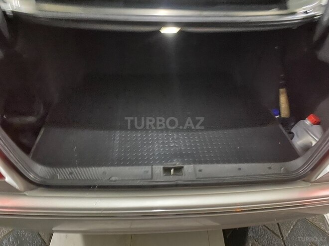 Mercedes E 220 2001, 527,000 km - 2.2 l - Astara