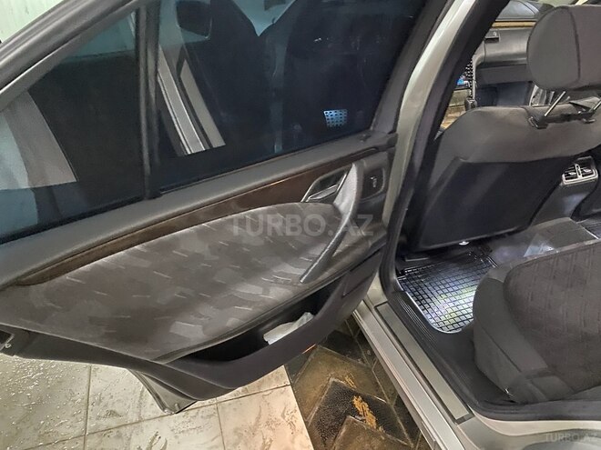 Mercedes E 220 2001, 527,000 km - 2.2 l - Astara