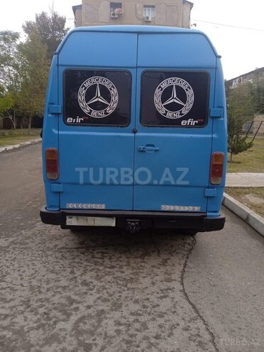 Mercedes 208 D 1992, 230,000 km - 2.3 л - Mingəçevir