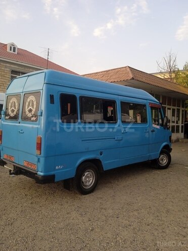 Mercedes 208 D 1992, 230,000 km - 2.3 л - Mingəçevir
