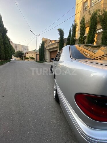Mercedes E 320 2000, 250,000 km - 3.2 l - Bakı
