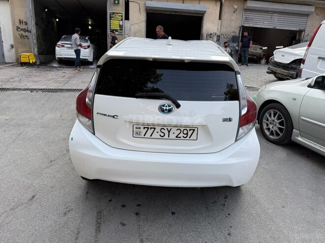 Toyota Prius C 2016, 150,000 km - 1.5 l - Bakı