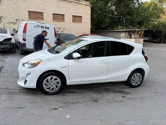 Toyota Prius C 2016, 150,000 km - 1.5 l - Bakı