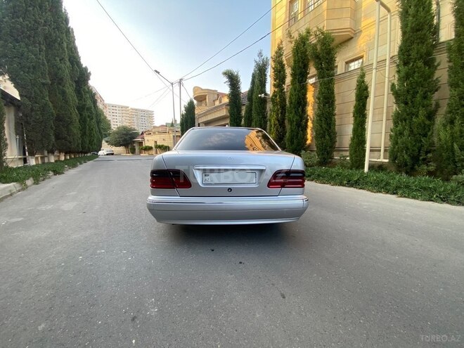 Mercedes E 320 2000, 250,000 km - 3.2 l - Bakı