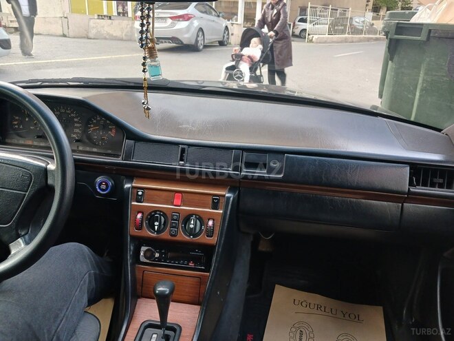 Mercedes E 220 1993, 444,567 km - 2.2 л - Bakı