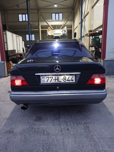 Mercedes E 220 1993, 444,567 km - 2.2 л - Bakı