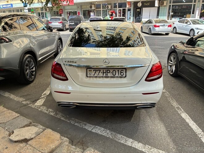 Mercedes E 220 d 2018, 106,601 km - 2.0 l - Bakı