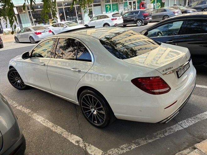 Mercedes E 220 d 2018, 106,601 km - 2.0 l - Bakı