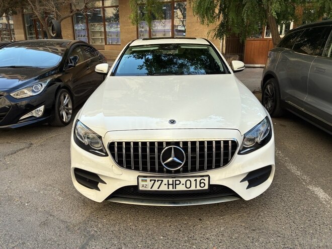 Mercedes E 220 d 2018, 106,601 km - 2.0 l - Bakı