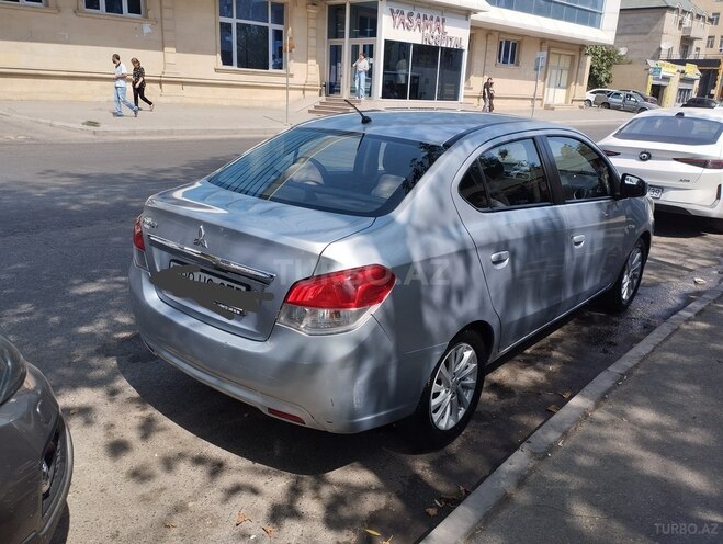 Mitsubishi Attrage 2014, 120,000 km - 1.2 л - Bakı