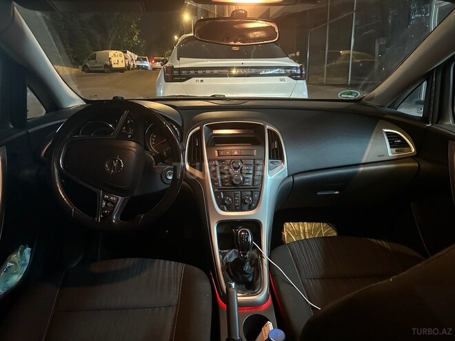 Opel Astra 2011, 235,000 km - 1.3 l - Bakı