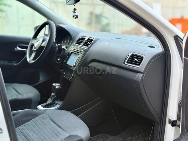 Volkswagen Polo 2010, 181,560 km - 1.4 l - Bakı