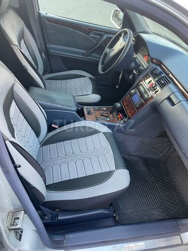 Mercedes E 320 1999, 421,000 km - 3.2 l - Bakı
