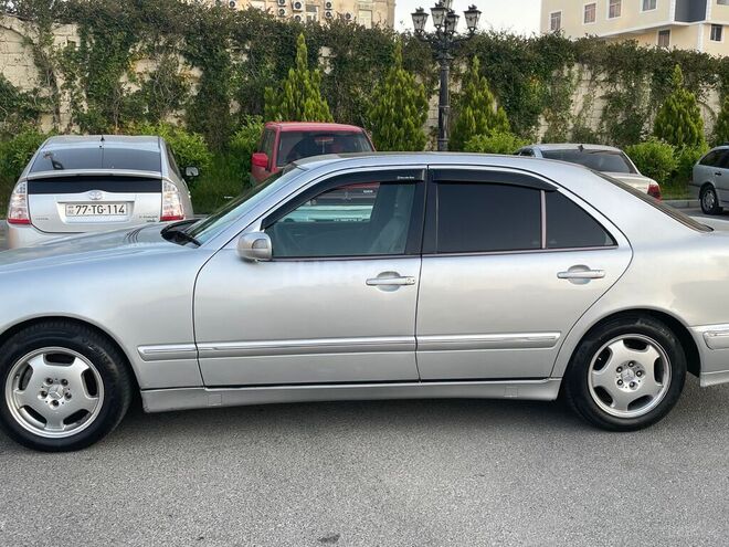 Mercedes E 320 1999, 421,000 km - 3.2 l - Bakı