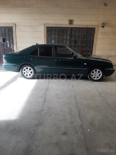 Mercedes E 230 1996, 452,358 km - 2.3 l - Göygöl