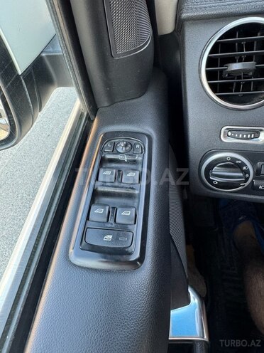 Land Rover Discovery 2010, 254,000 km - 3.0 l - Bakı