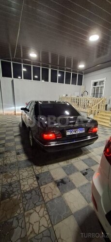 Mercedes E 240 2000, 200,000 km - 2.4 l - Gəncə