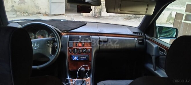 Mercedes E 240 1997, 350,000 km - 2.4 l - Ağdaş