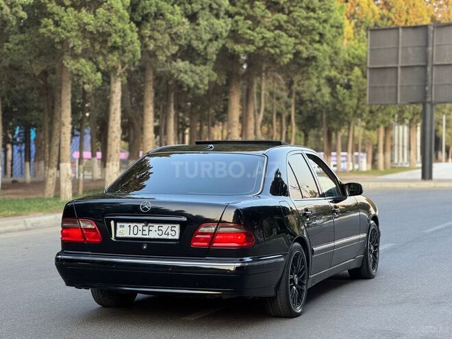 Mercedes E 220 2000, 380,000 km - 2.2 l - Sumqayıt