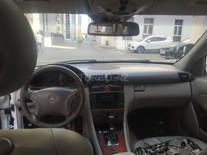 Mercedes  2004, 441,000 km - 2.6 л - Bakı