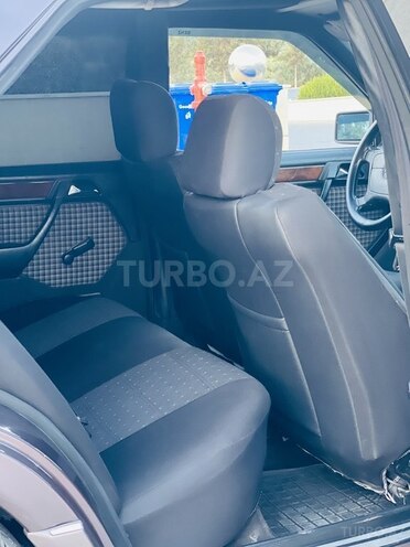 Mercedes E 220 1993, 202,000 km - 2.2 l - Beyləqan