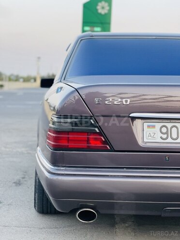 Mercedes E 220 1993, 202,000 km - 2.2 l - Beyləqan