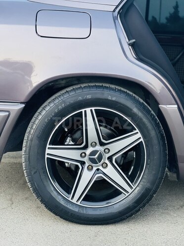 Mercedes E 220 1993, 202,000 km - 2.2 l - Beyləqan