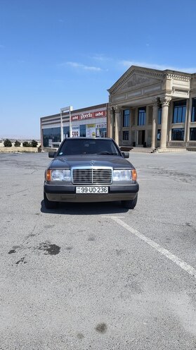 Mercedes E 220 1993, 281,491 km - 2.2 l - Bakı