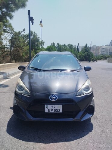Toyota Prius C 2015, 172,200 km - 1.5 л - Bakı
