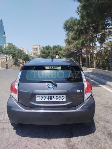 Toyota Prius C 2015, 172,200 km - 1.5 л - Bakı