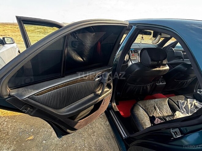 Mercedes E 240 1998, 200,000 km - 2.4 l - Bakı
