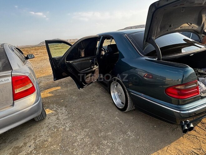 Mercedes E 240 1998, 200,000 km - 2.4 l - Bakı