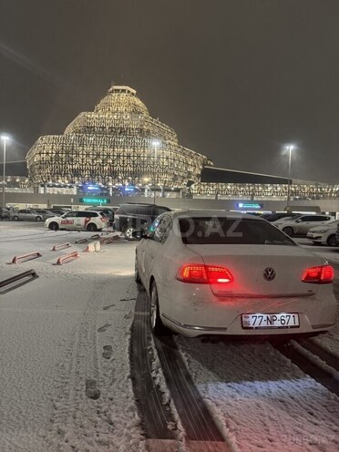 Volkswagen Passat 2014, 215,000 km - 1.8 l - Bakı