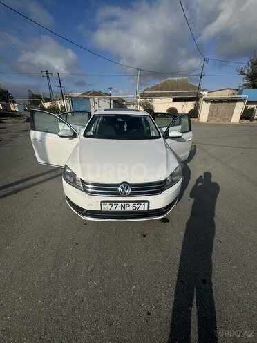 Volkswagen Passat 2014, 215,000 km - 1.8 l - Bakı