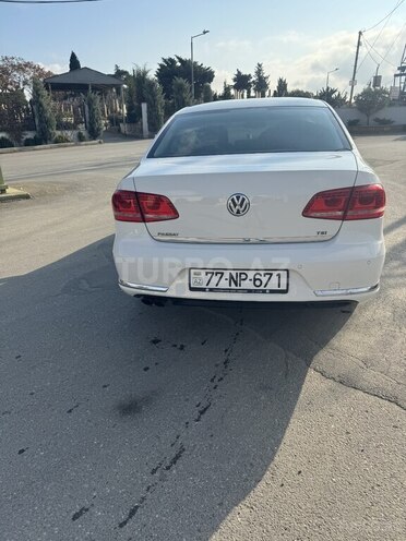 Volkswagen Passat 2014, 215,000 km - 1.8 l - Bakı