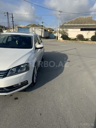 Volkswagen Passat 2014, 215,000 km - 1.8 l - Bakı