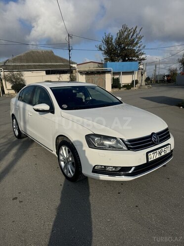 Volkswagen Passat 2014, 215,000 km - 1.8 l - Bakı
