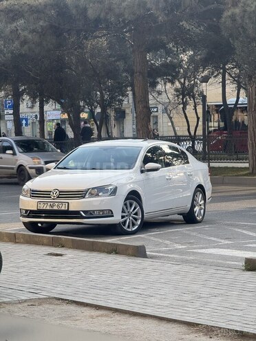 Volkswagen Passat 2014, 215,000 km - 1.8 l - Bakı