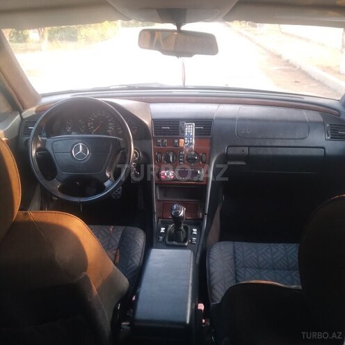 Mercedes C 220 1995, 263,200 km - 2.2 l - Salyan